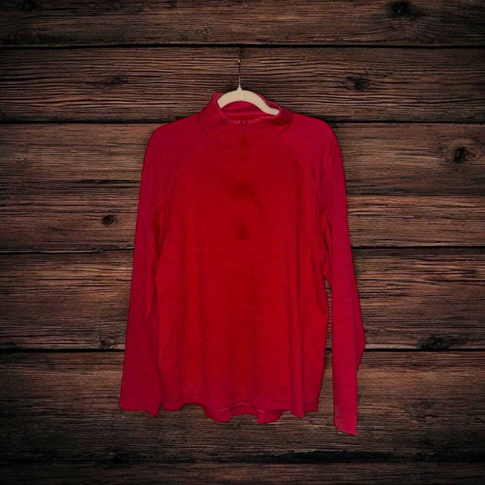 VINEYARD VINES MENS PERFORMANCE PULLOVER. COLOR IS RED/ORANGE